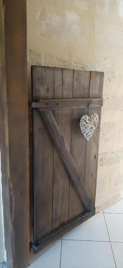 Chambres D'Hotes La Luzerniere Saint-Denis-de-Pile Eksteriør bilde
